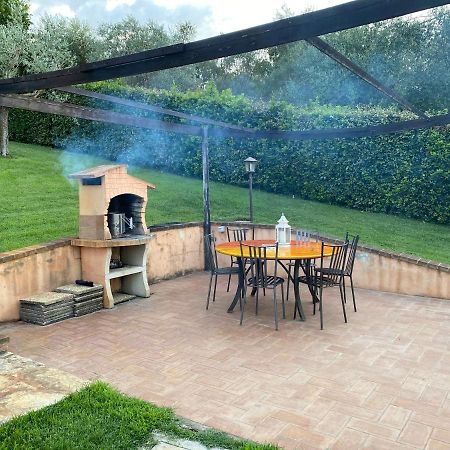 Apartamento La Posta Di Bacco Gualdo Cattaneo Exterior foto