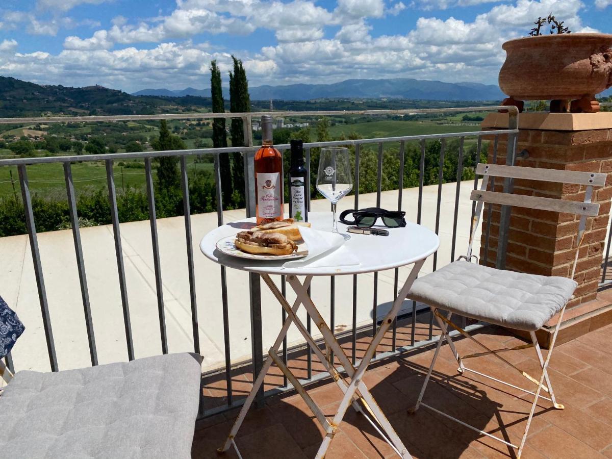 Apartamento La Posta Di Bacco Gualdo Cattaneo Exterior foto