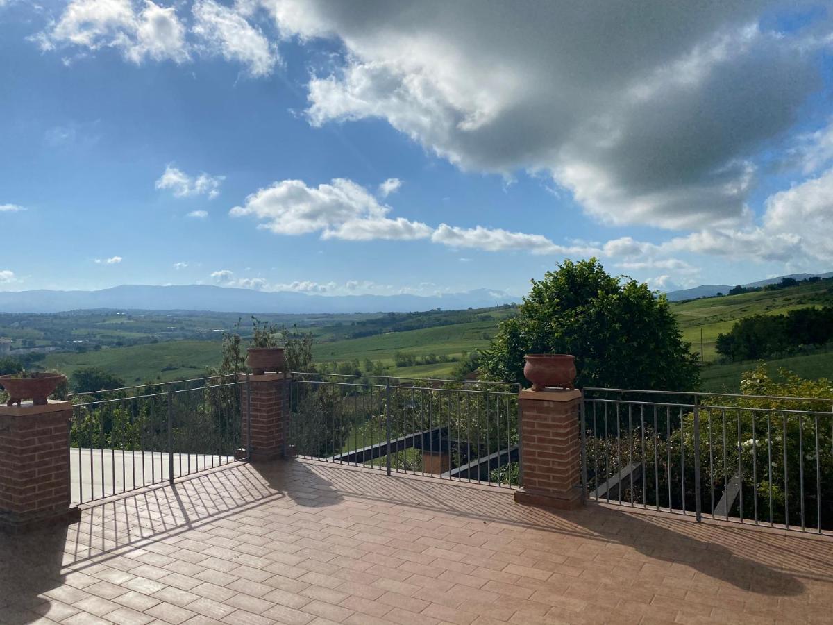 Apartamento La Posta Di Bacco Gualdo Cattaneo Exterior foto