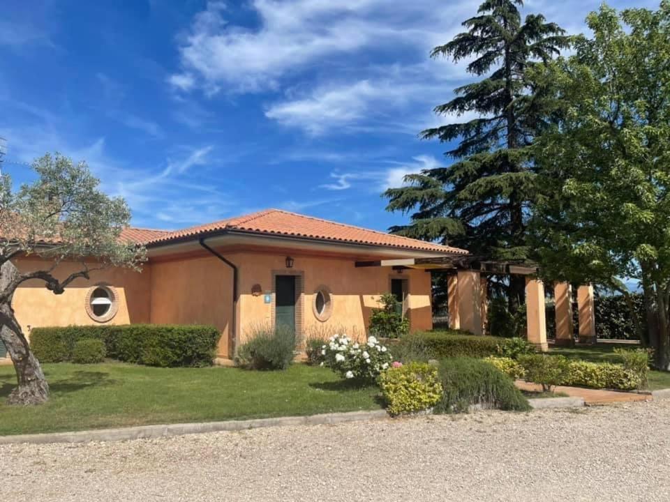 Apartamento La Posta Di Bacco Gualdo Cattaneo Exterior foto