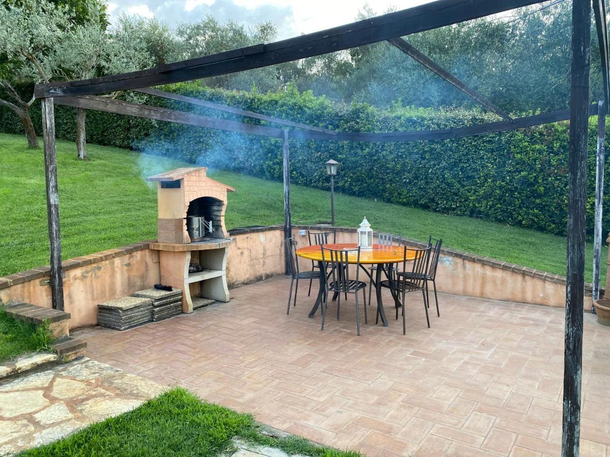 Apartamento La Posta Di Bacco Gualdo Cattaneo Exterior foto